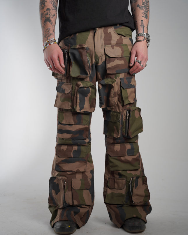 Military Pants with Many Pockets