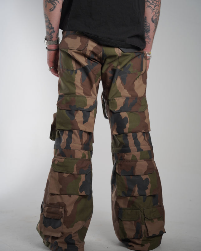 Military Pants with Many Pockets